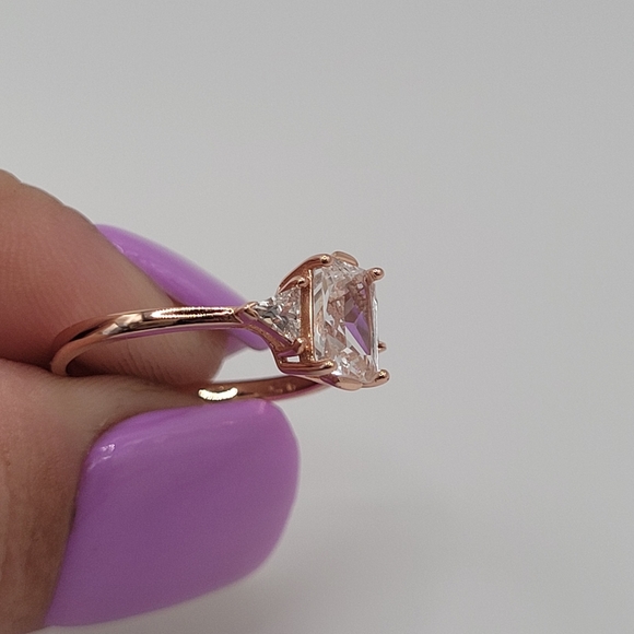 RoseGold plated 925 sterling silver ring with rectangular cut gem - Picture 13 of 16